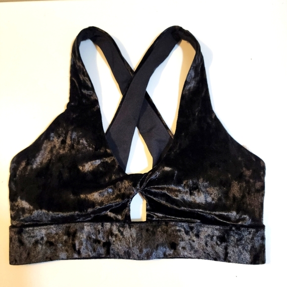 Fabletics Oasis Elegant Black Velvet Sport Bra  Bralette M - Picture 3 of 13
